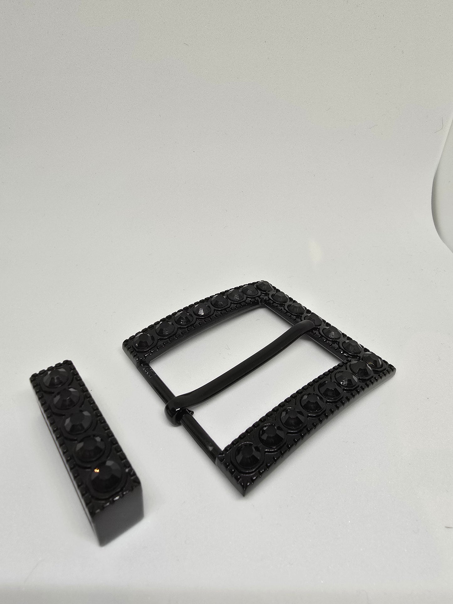 Boucle noire à strass