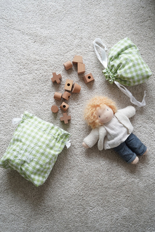 Petit pochon vert UN DIMANCHE A LA CAMPAGNE - MA REINE