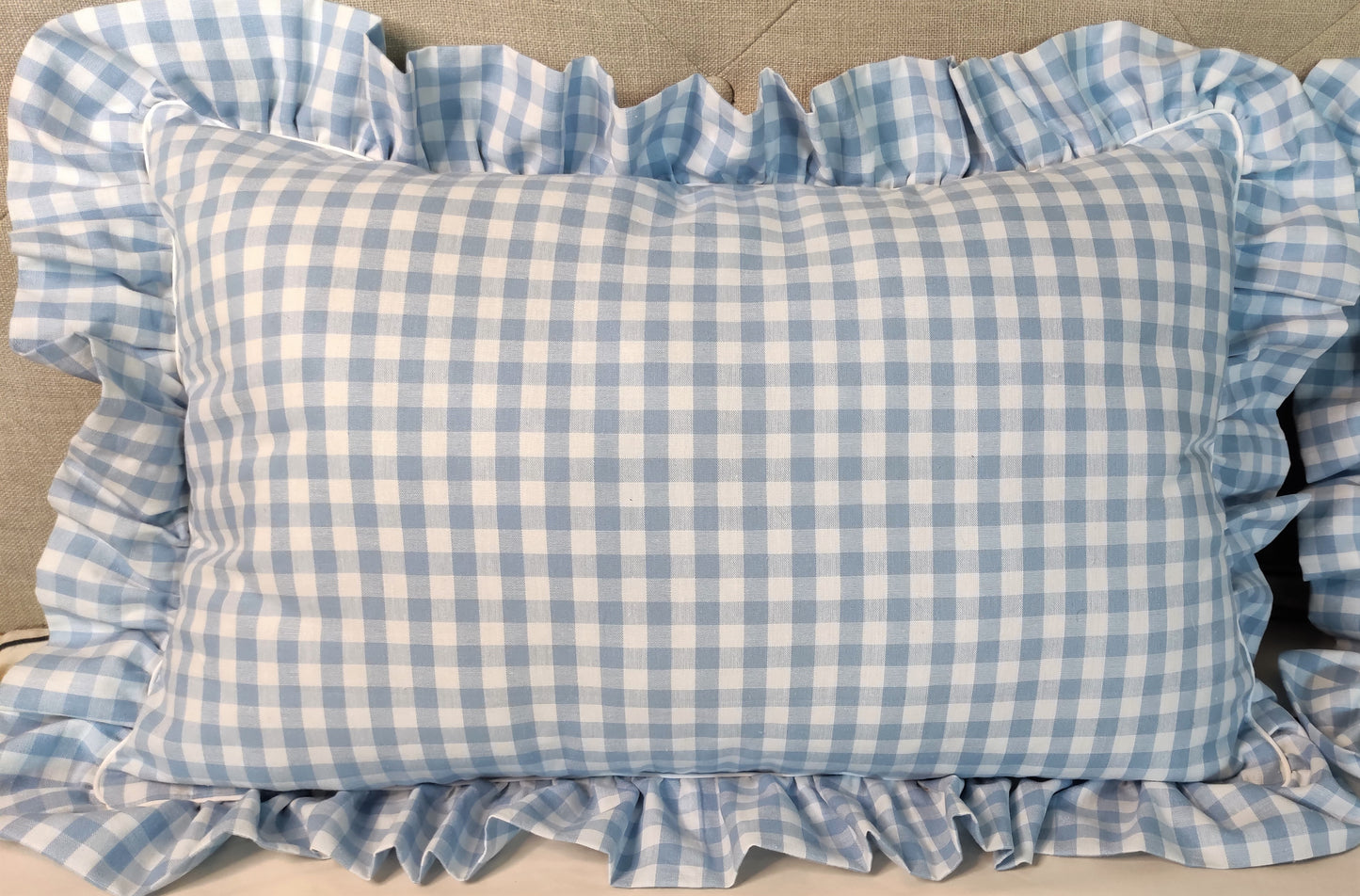 Coussin à volant UN DIMANCHE A LA CAMPAGNE - MA REINE - Fabriqué en France