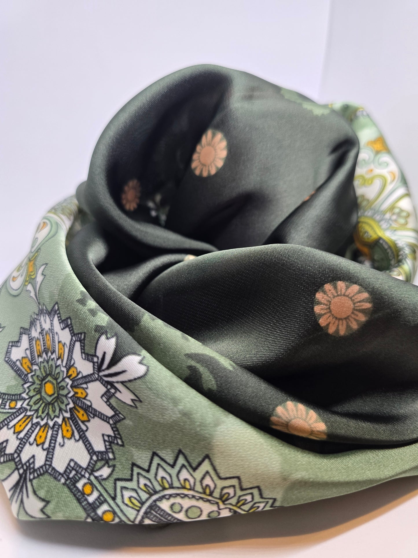 Foulard vert fleuri