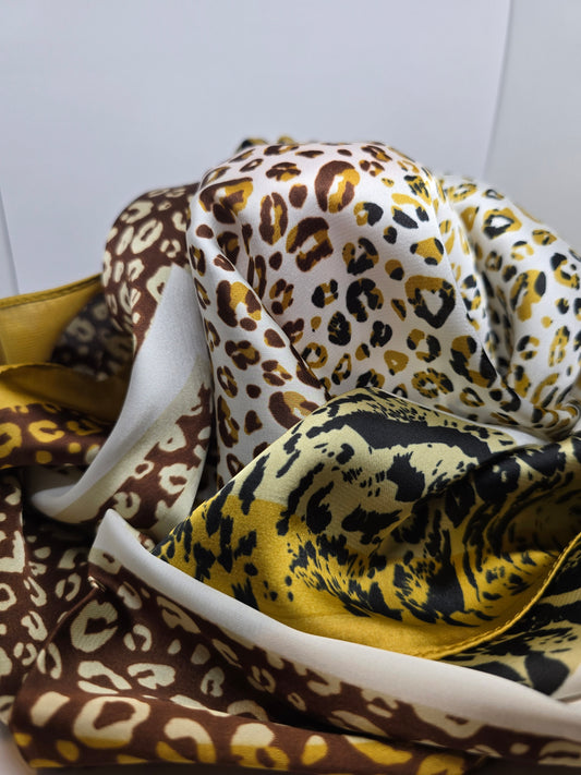 Foulard léopard moutarde