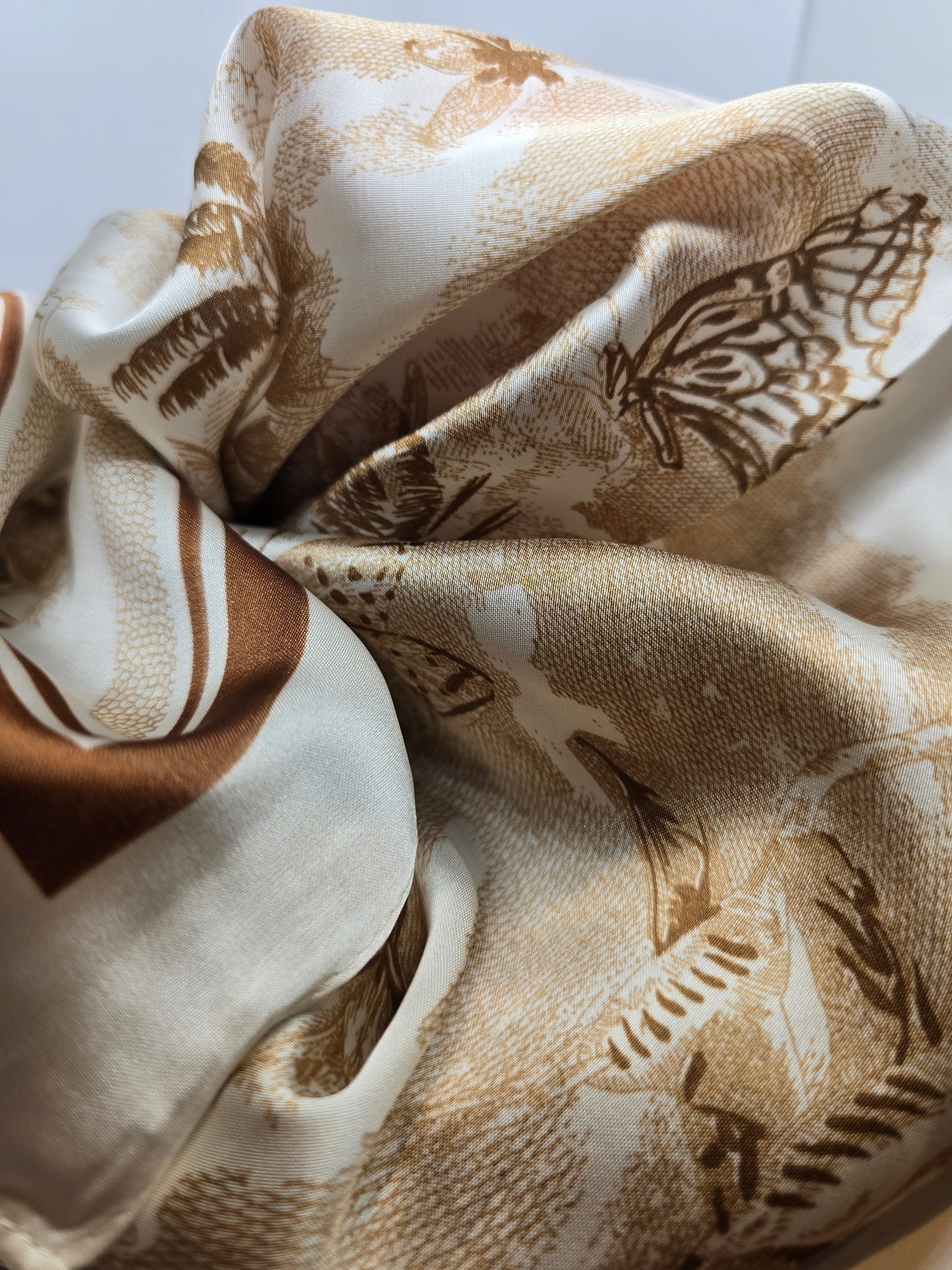 Foulard beige et marron