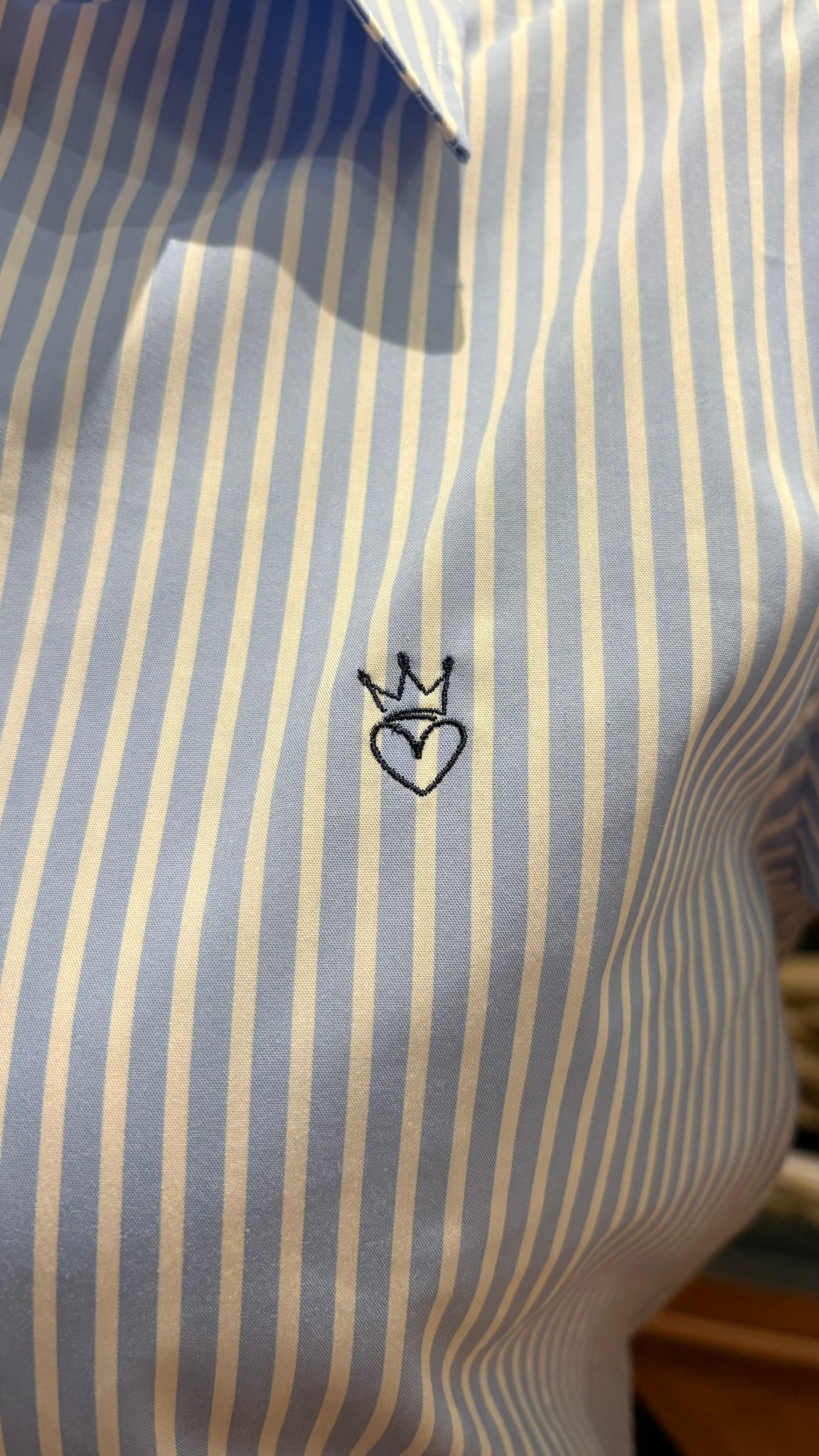 Chemise rayée bleu ciel NORMANDIE - MA REINE X Marie-Anne LECOEUR