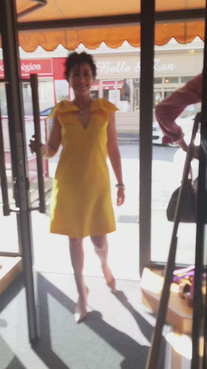 Robe jaune REMARQUABLE