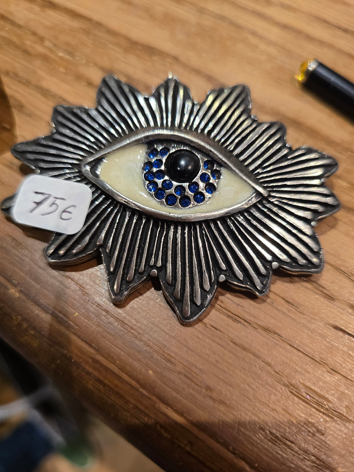 Broche